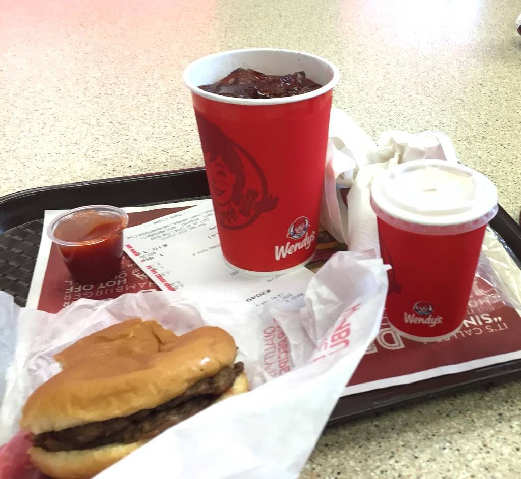 Wendys | restaurant | 3050 S Chase Ave, Milwaukee, WI 53207, USA | 4147449160 OR +1 414-744-9160