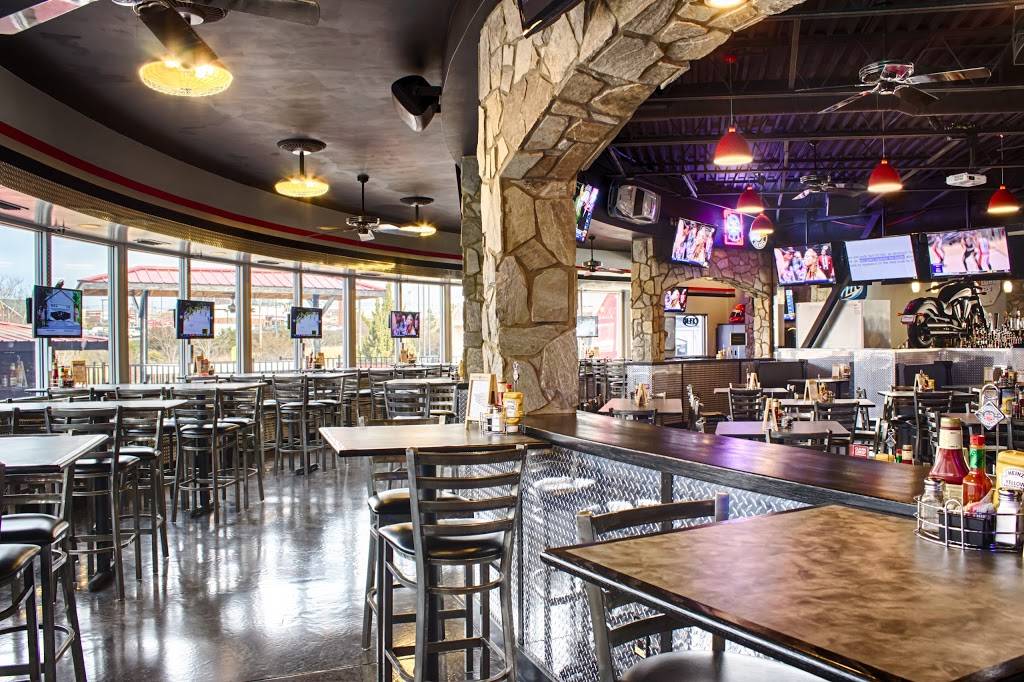 Iron Thunder Saloon & Grill Mooresville | restaurant | 124 Meadow Hill Cir, Mooresville, NC 28117, USA | 7049992274 OR +1 704-999-2274