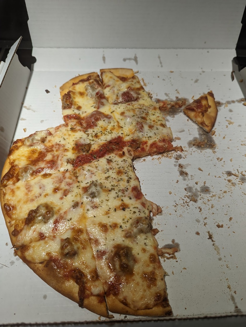 Lucas Pizza | restaurant | 177 W Main St, Stoughton, WI 53589, USA | 6082052038 OR +1 608-205-2038