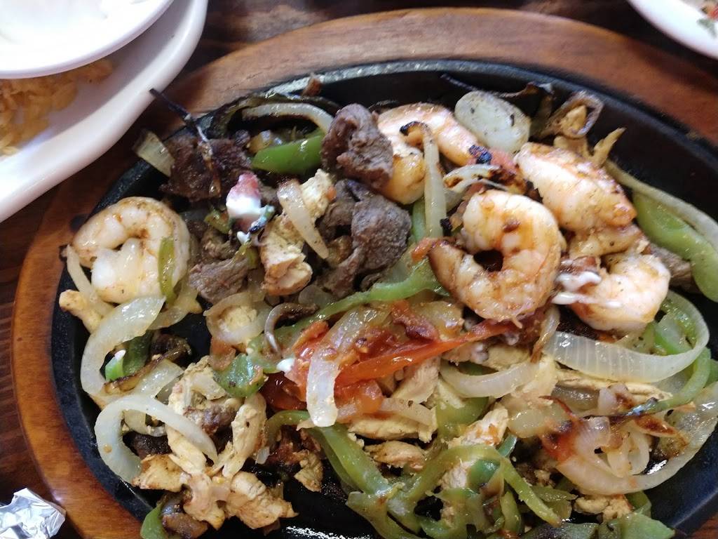 El Rinconcito | restaurant | 2 College Plaza, Statesboro, GA 30458, USA | 9128715502 OR +1 912-871-5502