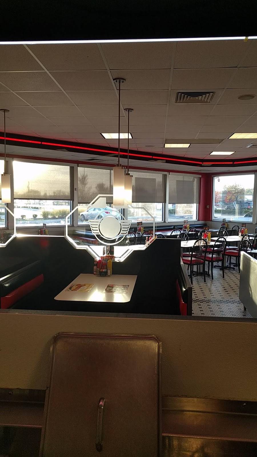 Steak n Shake | restaurant | 3821 41st Ave Dr, Moline, IL 61265, USA | 3097649453 OR +1 309-764-9453