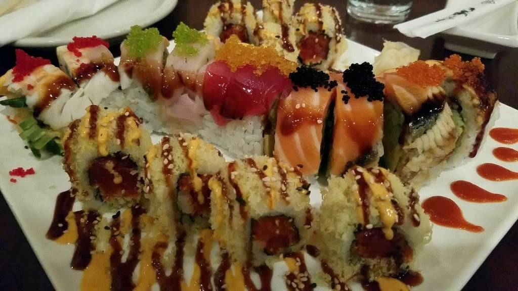 Tiparos Thai Cuisine & Sushi Bar | restaurant | 1540 N Clark St, Chicago, IL 60610, USA | 3127129900 OR +1 312-712-9900