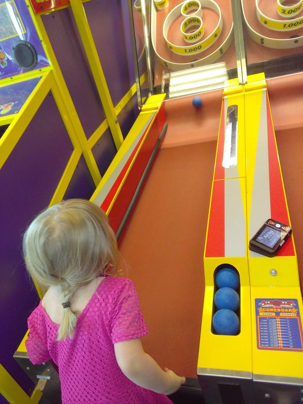 Chuck E. Cheeses | restaurant | 2701 David H McLeod Blvd, Florence, SC 29501, USA | 8436799436 OR +1 843-679-9436