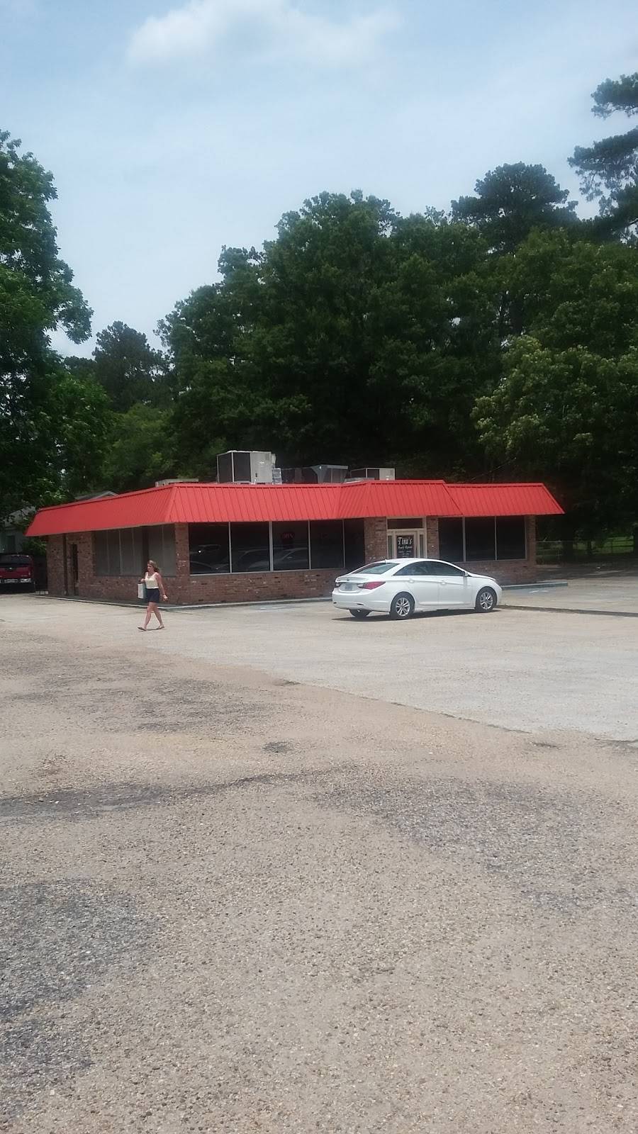 Tinas Family Restaurant | restaurant | 1117 Broad St, Columbia, MS 39429, USA | 6017360909 OR +1 601-736-0909