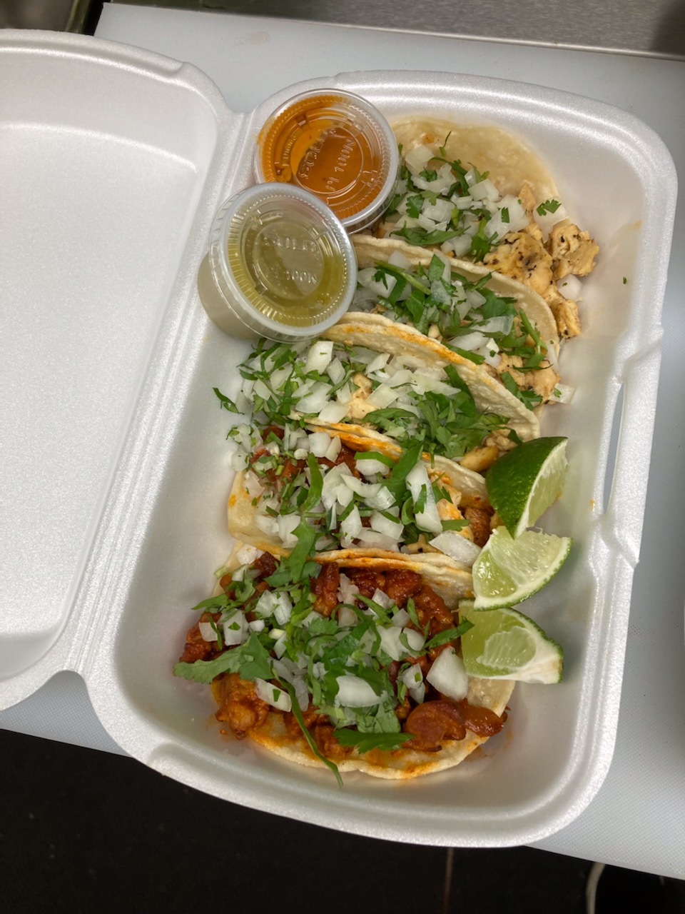 Tacos El Campeón | restaurant | 13116 NE Sandy Blvd, Portland, OR 97230, USA | 3609498396 OR +1 360-949-8396