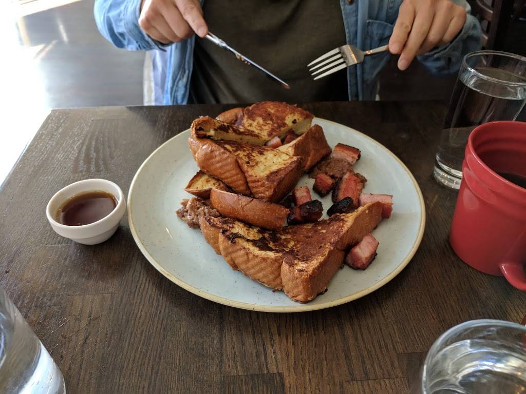 White Oak Tavern & Inn | restaurant | 1200 W Webster Ave, Chicago, IL 60614, USA | 7732480200 OR +1 773-248-0200