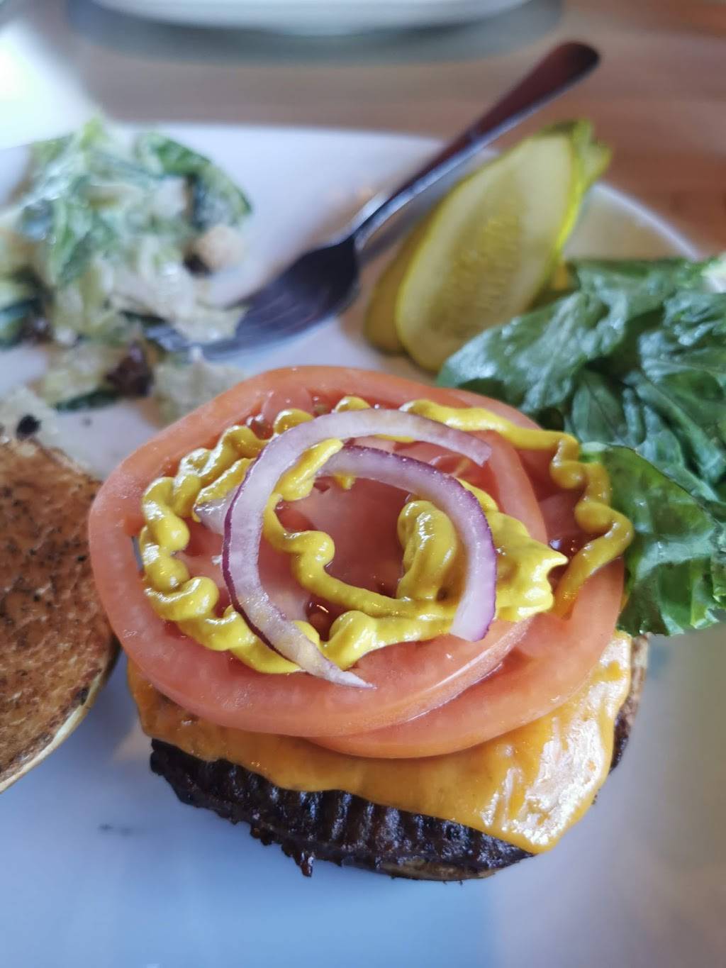 Boston Pizza | restaurant | 597 King St N, Waterloo, ON N2V 2N3, Canada | 5198801828 OR +1 519-880-1828