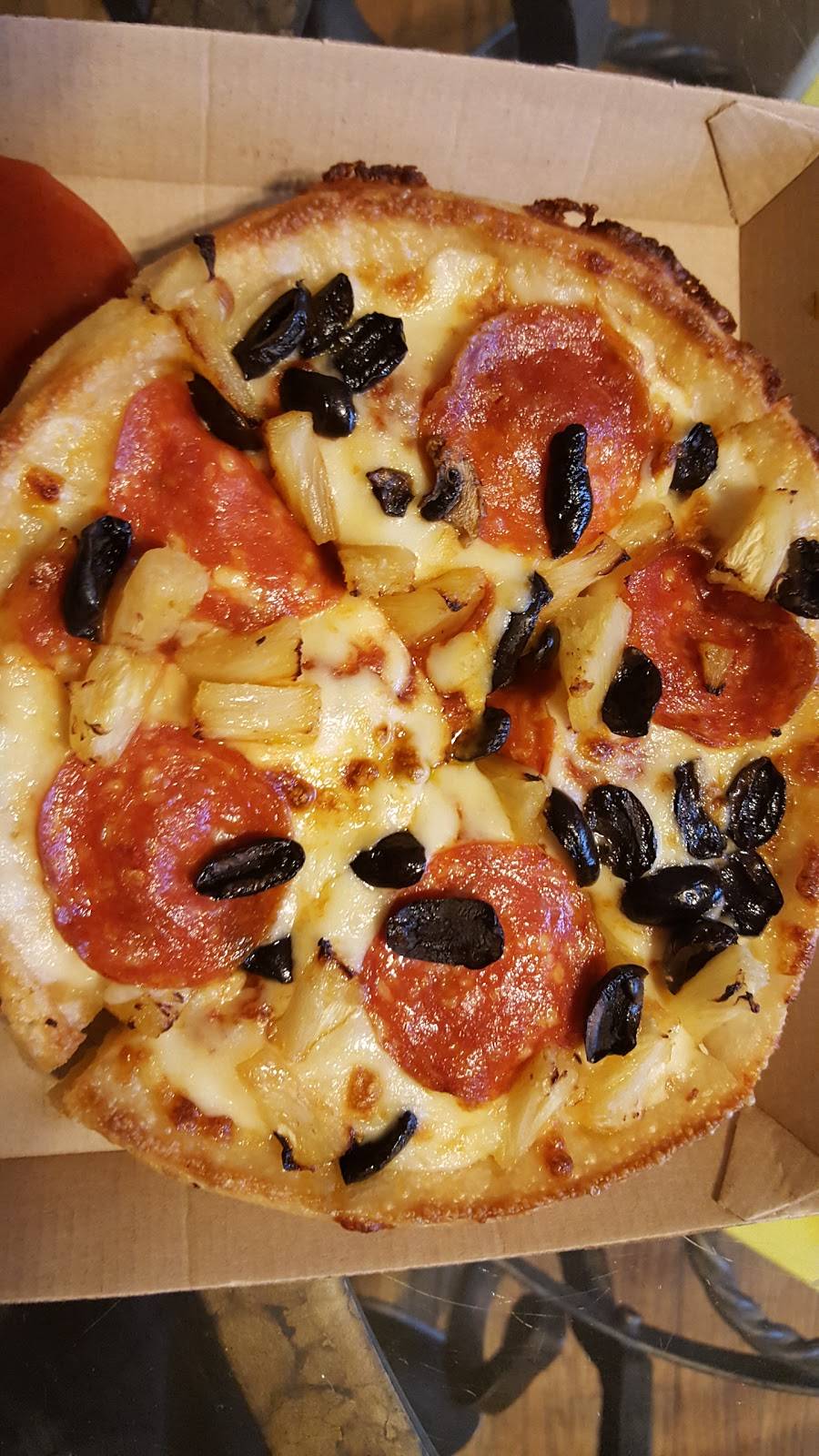 Pizza Hut | meal takeaway | 26800 Plymouth Rd, Redford Charter Twp, MI 48239, USA | 3139370002 OR +1 313-937-0002