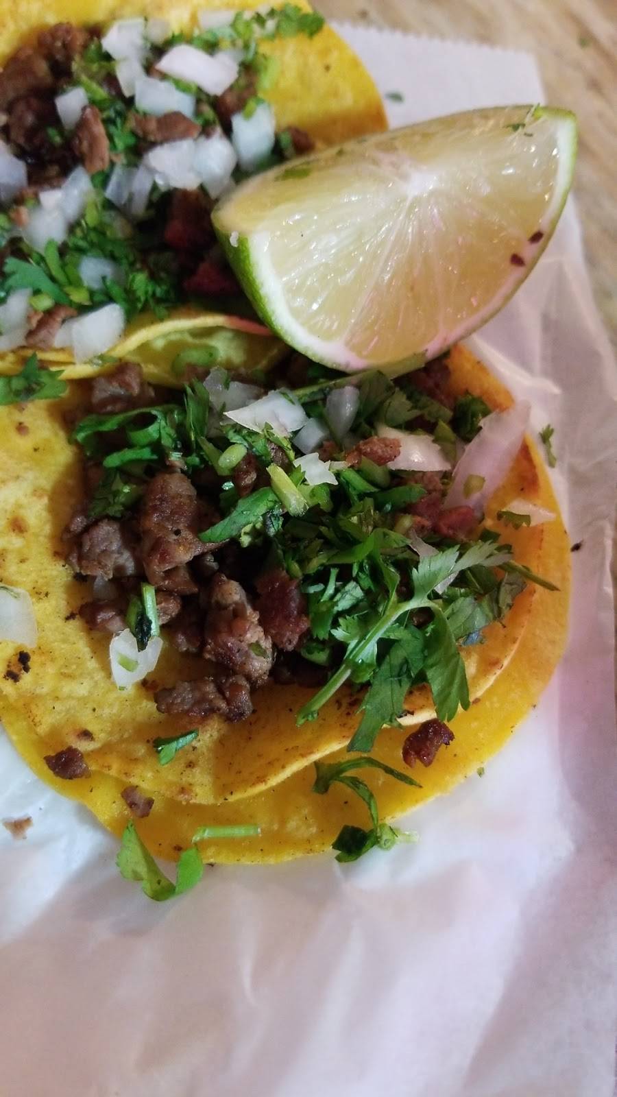 Los Compadres Street Tacos | restaurant | 1228 N Main St, Belton, TX 76513, USA | 2545633606 OR +1 254-563-3606