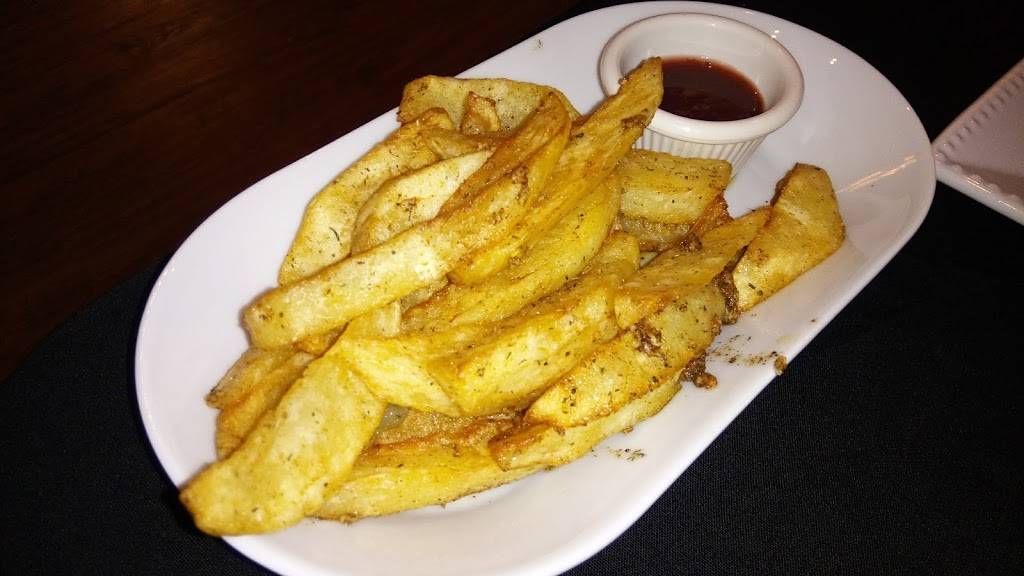 Chicago Diplomat Cafe | restaurant | 3134 N Lincoln Ave, Chicago, IL 60657, USA | 7732622722 OR +1 773-262-2722