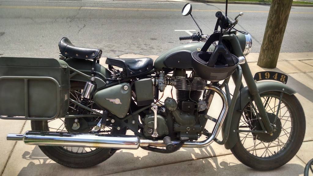 Court Cafe & Pub | restaurant | 209 W Main St, Louisa, VA 23093, USA | 5409675544 OR +1 540-967-5544