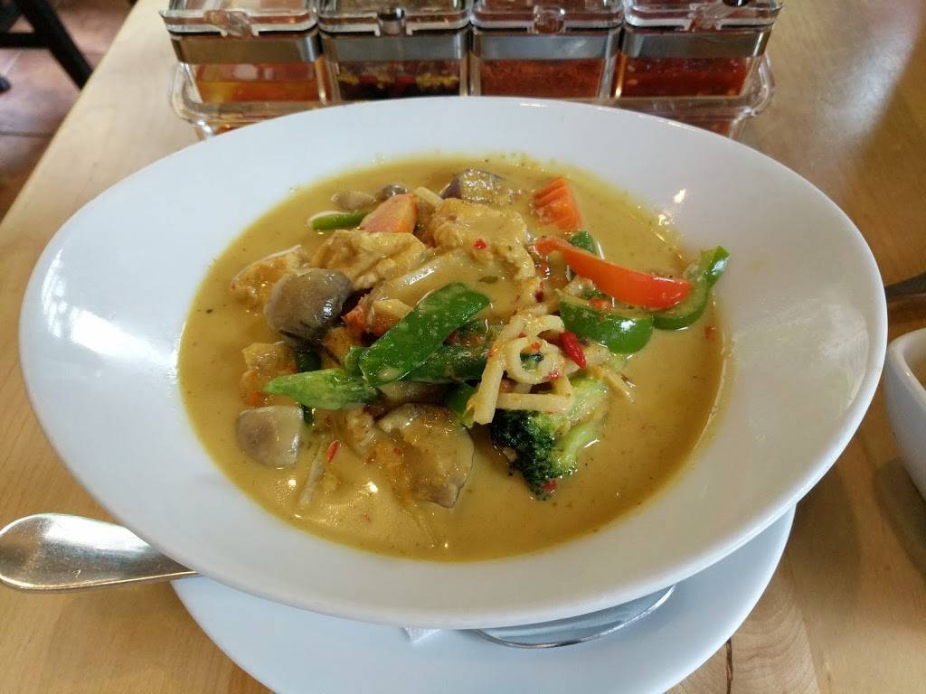 Thanida Thai Restaurant | restaurant | 835 N Royal St, Alexandria, VA 22314, USA | 7035356622 OR +1 703-535-6622