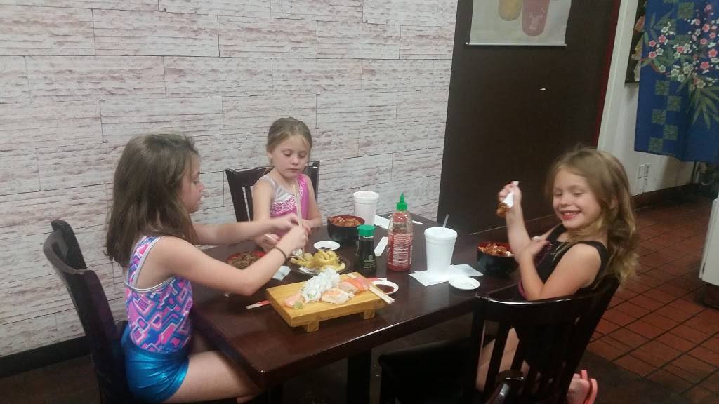 Rolla Sushi | restaurant | 27737 Bouquet Canyon Rd, Santa Clarita, CA 91350, USA | 6612978233 OR +1 661-297-8233