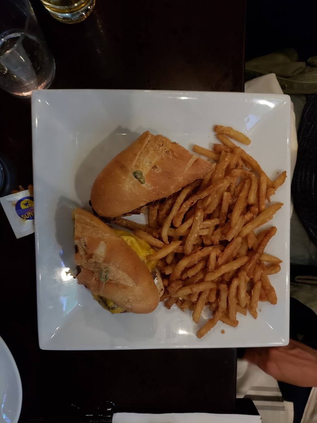 North End Tavern | restaurant | 1301 North Ave, New Rochelle, NY 10804, USA | 9146333224 OR +1 914-633-3224