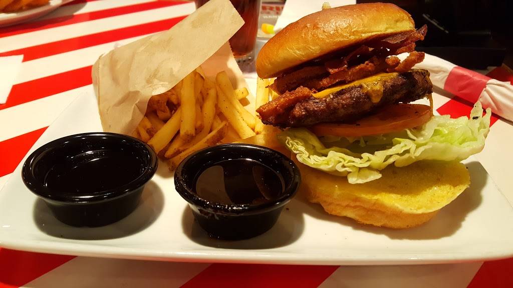 TGI Fridays | restaurant | 3351 N Centre Lake Dr, Ontario, CA 91761, USA | 9093900050 OR +1 909-390-0050