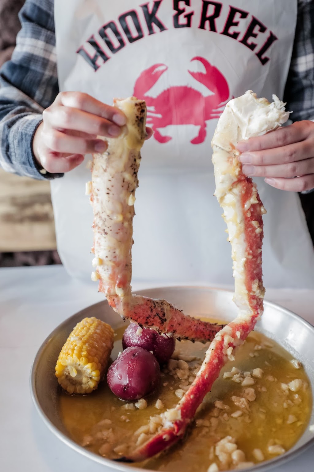 Hook & Reel Cajun Seafood & Bar | restaurant | 4987 Northwest Loop 410, San Antonio, TX 78229, USA | 2108881598 OR +1 210-888-1598