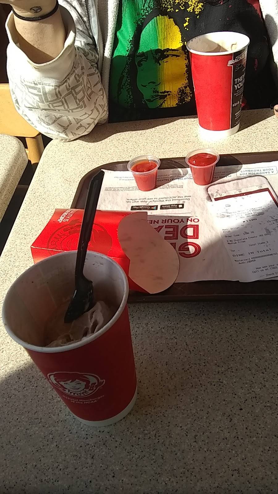 Wendys | restaurant | 170 E Bowen St, Logan, OH 43138, USA | 7403854894 OR +1 740-385-4894