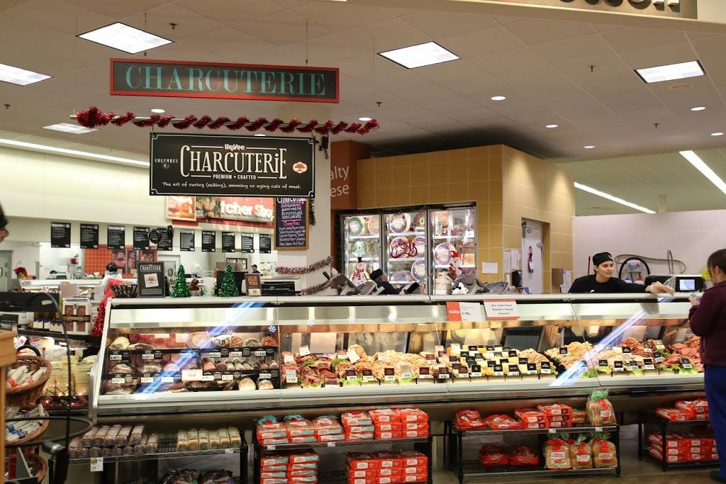 Hy-Vee | bakery | 1651 Midtown Rd, Peru, IL 61354, USA | 8152235219 OR +1 815-223-5219