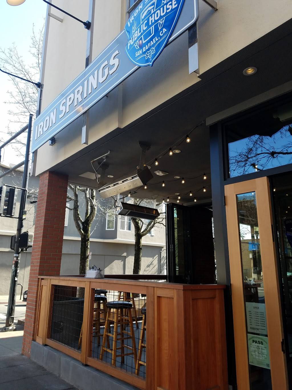 Iron Springs Public House | restaurant | 900 4th St, San Rafael, CA 94901, USA | 4154576258 OR +1 415-457-6258