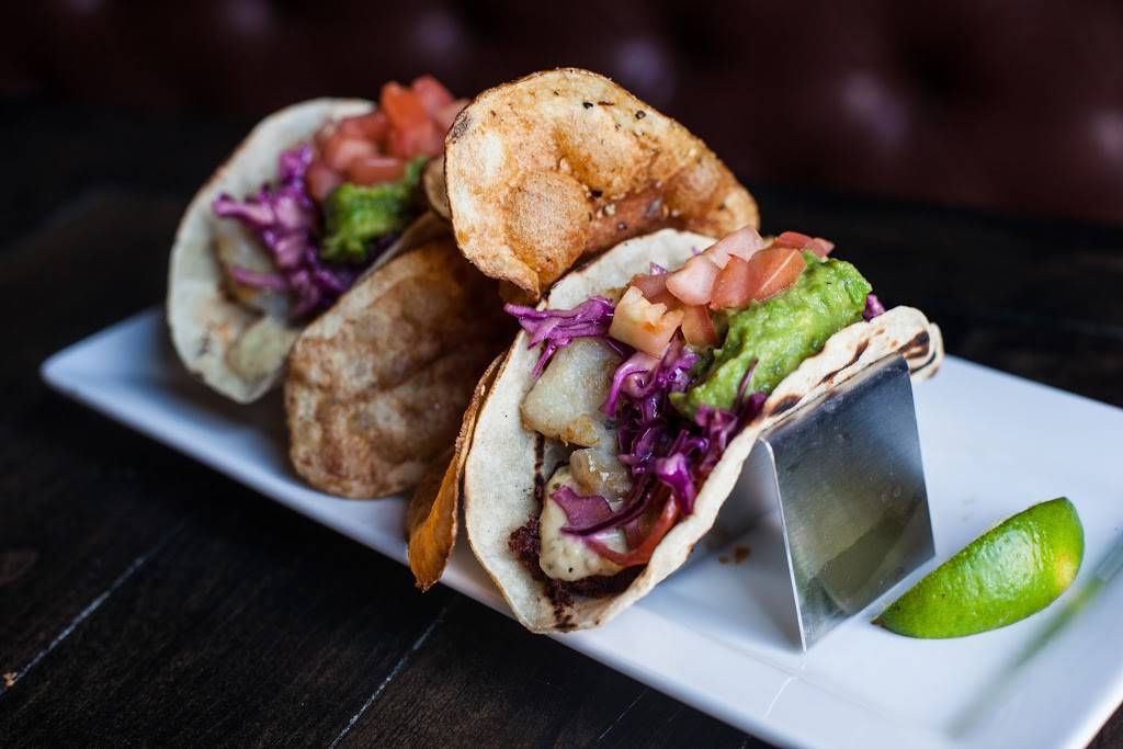 Lord William Pub | restaurant | 265 Rue des Seigneurs, Montréal, QC H3J 0B3, Canada | 5149253777 OR +1 514-925-3777