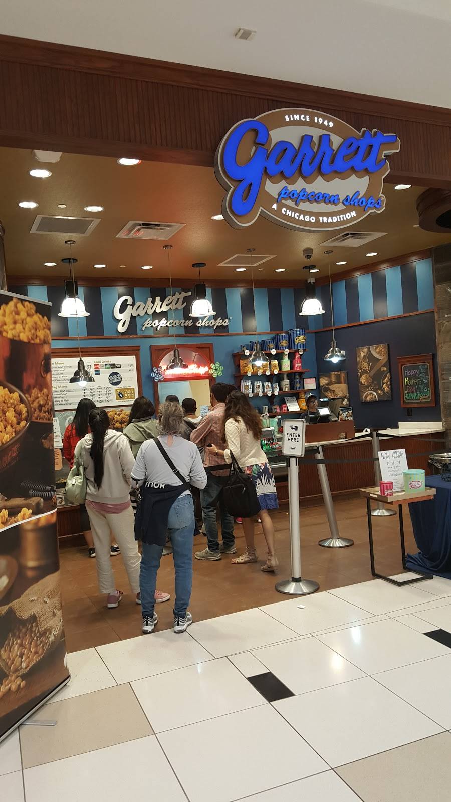 Garrett Popcorn Shops | meal takeaway | Twelve Oaks Mall, 27500 Novi Rd, Novi, MI 48377, USA | 8884767267 OR +1 888-476-7267