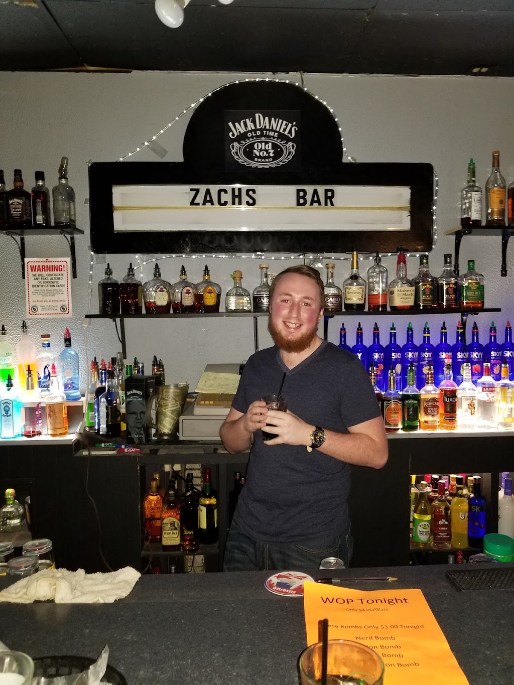 Zachs Bar & Grill | restaurant | 126 4th St, Baraboo, WI 53913, USA | 6083569224 OR +1 608-356-9224