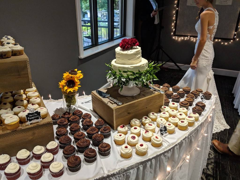 Inn At Eagle Sticks | restaurant | 2655 Maysville Pike, Zanesville, OH 43701, USA | 7404544900 OR +1 740-454-4900