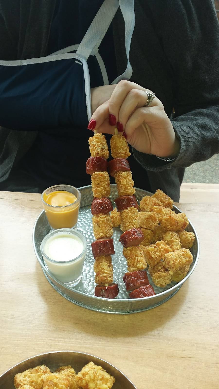 MADdogs Gourmet Hot Dogs | restaurant | 1900 NE 162nd Ave D114, Vancouver, WA 98684, USA | 3608915344 OR +1 360-891-5344