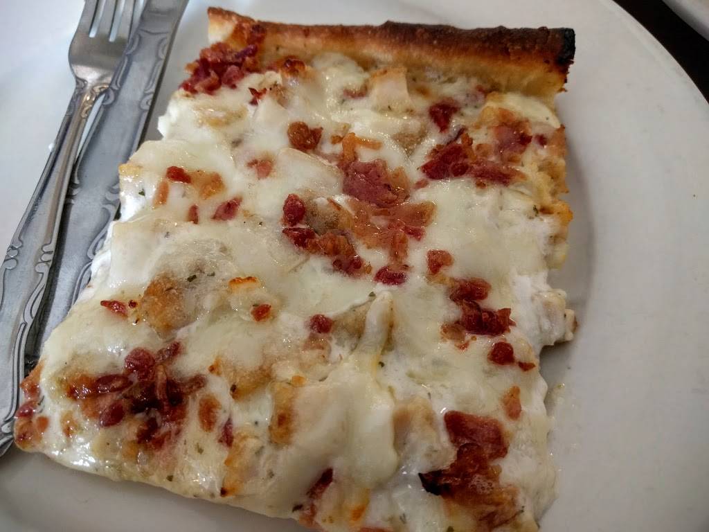 Imperial Pizzeria & Restaurant | restaurant | 650 Wellwood Ave, Lindenhurst, NY 11757, USA | 6312269774 OR +1 631-226-9774