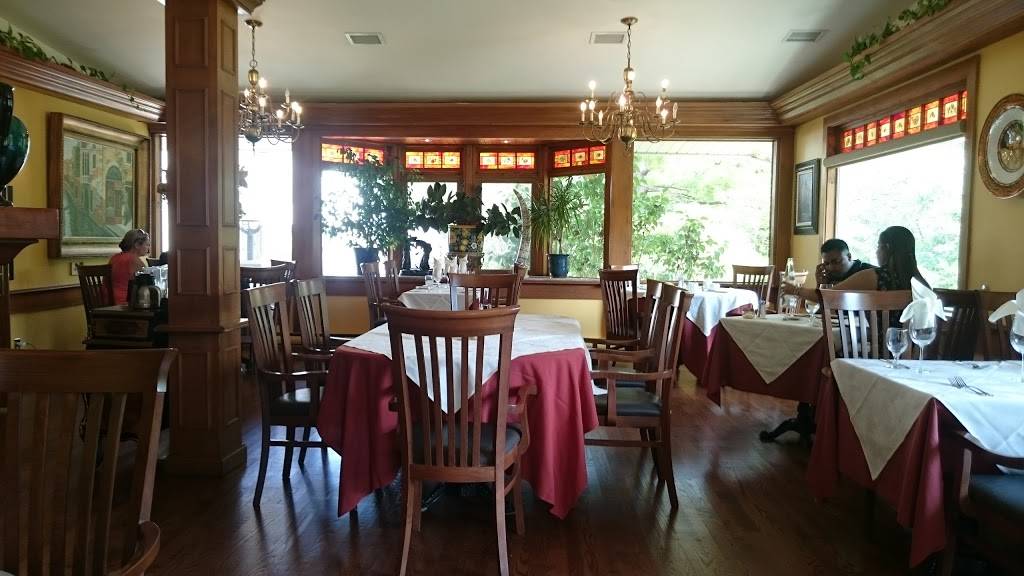 Terra Cotta Inn | restaurant | 175 King St, Terra Cotta, ON L7C 1P2, Canada | 9058732223 OR +1 905-873-2223