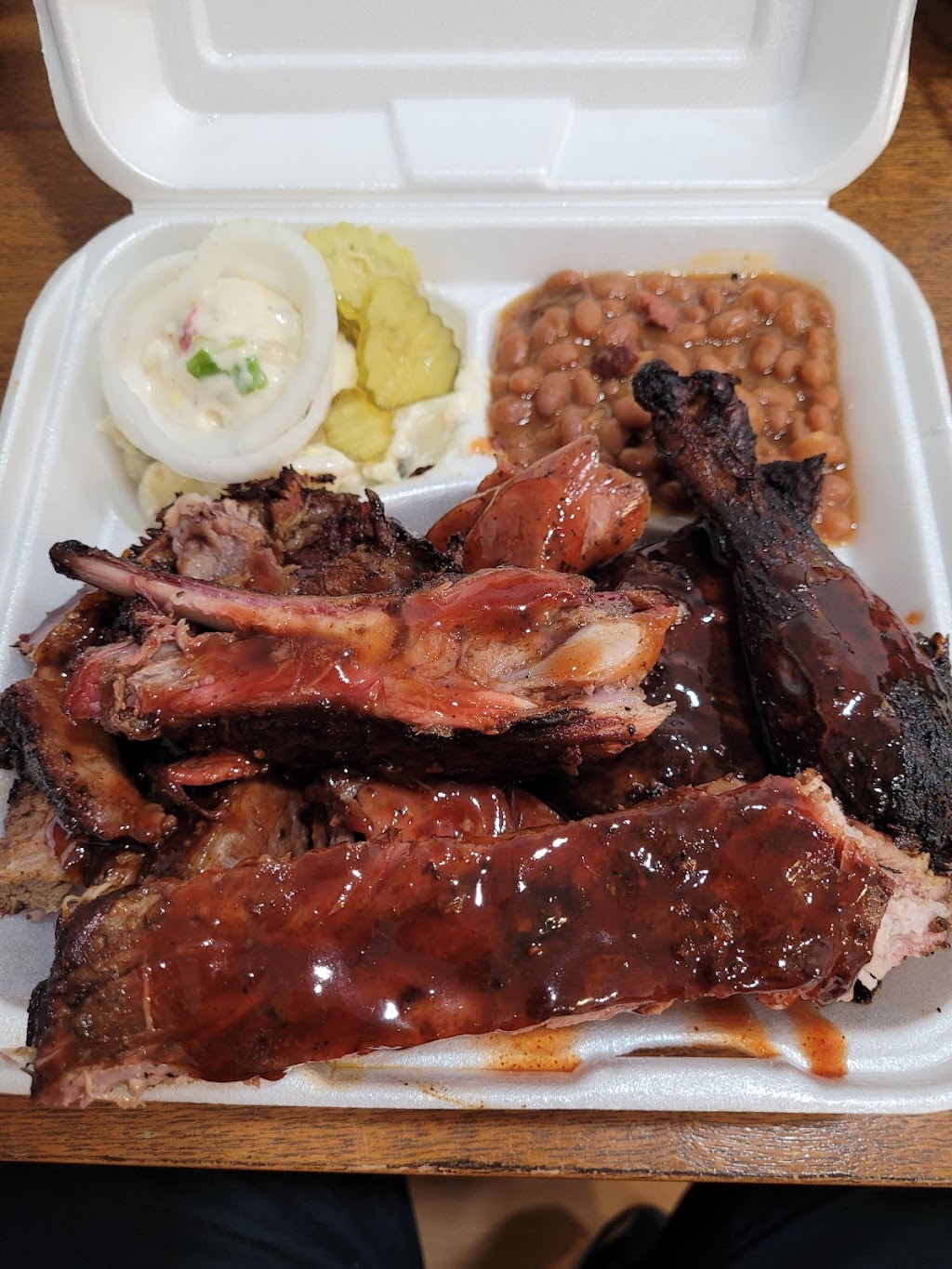 Smiths BBQ | restaurant | 254 Hobart St, San Antonio, TX 78237, USA | 2105027961 OR +1 210-502-7961