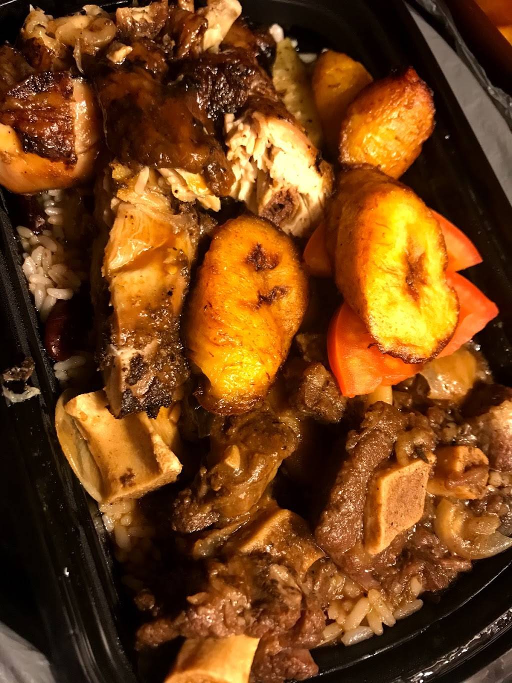 Mom’s Island Eatery | restaurant | 7595 Markham Rd unit 15, Markham, ON L3S 0B6, Canada | 9055545678 OR +1 905-554-5678