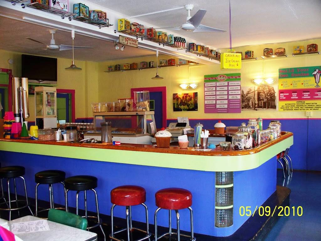 GiGis Ice Cream Bar | restaurant | 2 S 2nd St, Bainbridge, PA 17502, USA | 7173149540 OR +1 717-314-9540