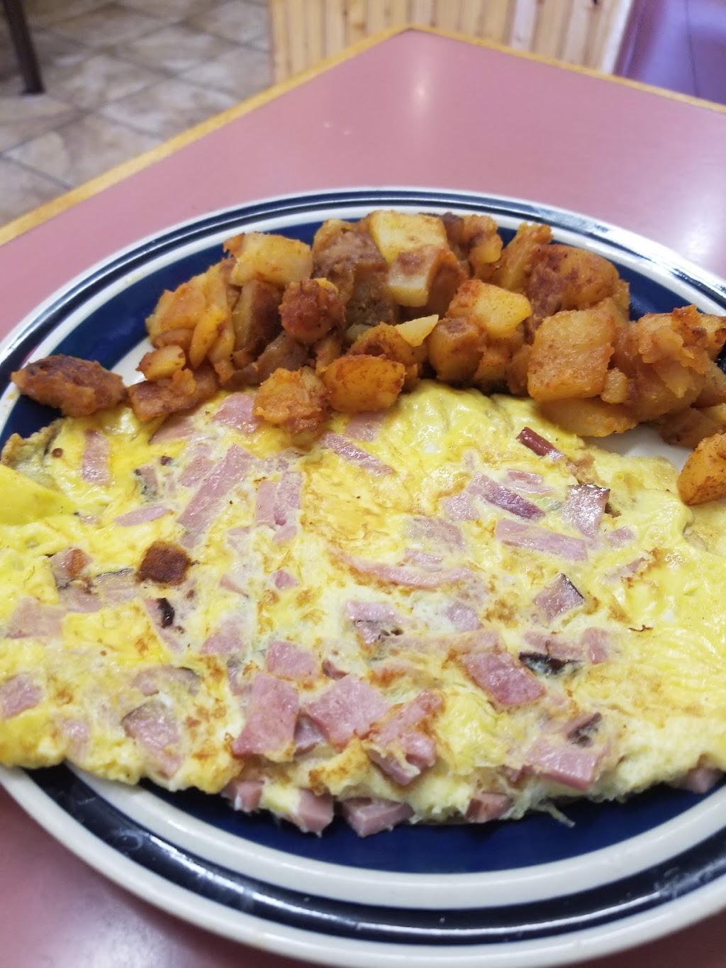 Royal Lunch Restaurant | restaurant | 1179 Westminster St, Providence, RI 02909, USA | 4013510090 OR +1 401-351-0090