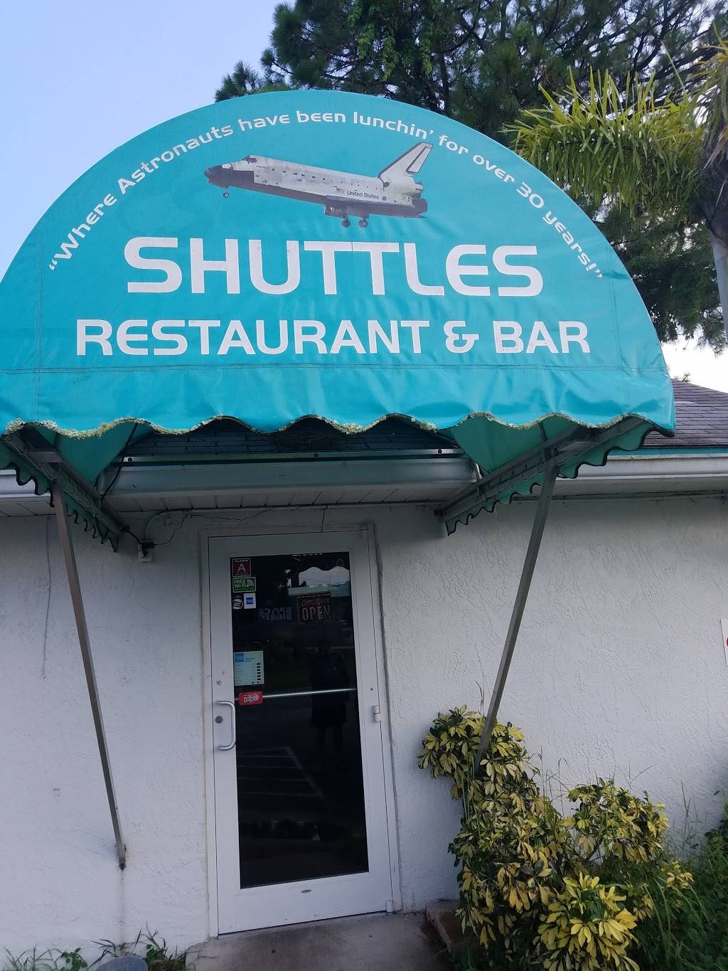 Shuttles Restaurant | restaurant | 6100 N Courtenay Pkwy, Merritt Island, FL 32953, USA | 3217358260 OR +1 321-735-8260