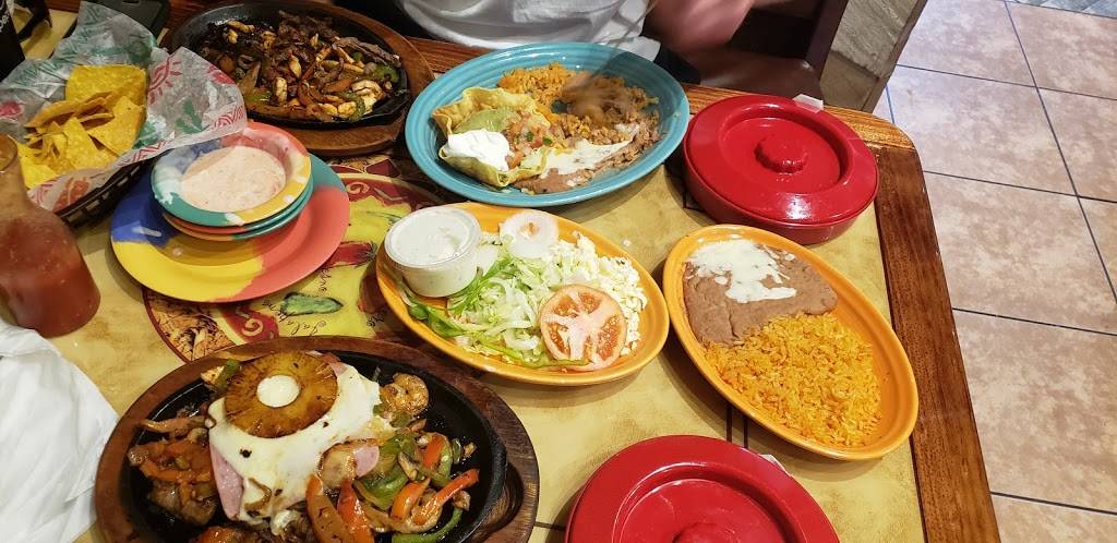 El Nopalito | restaurant | 1688 Crescent Meadow Dr, Holly Springs, MS 38635, USA | 6622521666 OR +1 662-252-1666