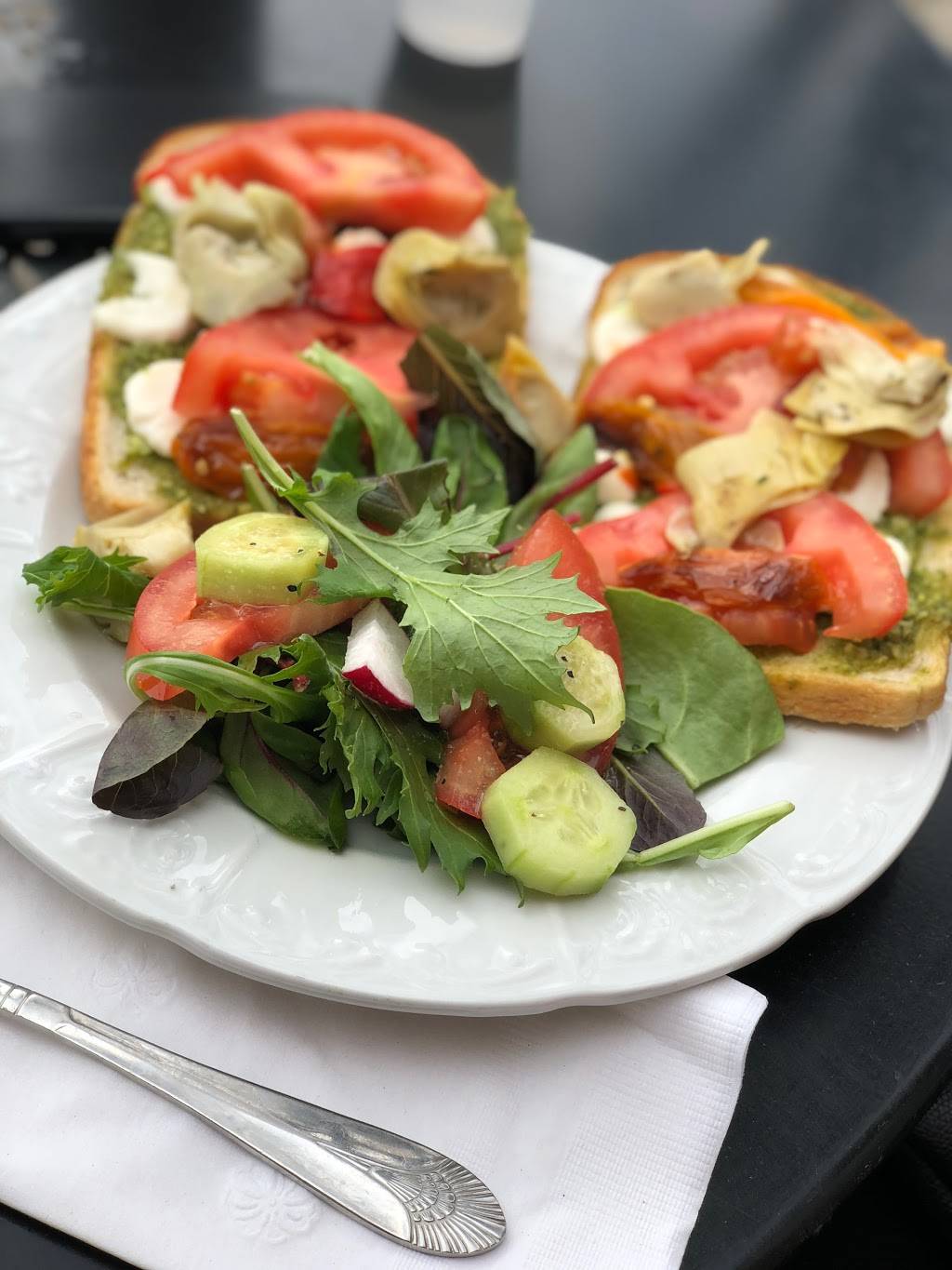 Nesmon Cafe and Boutique | restaurant | 13333 Ventura Blvd, Sherman Oaks, CA 91423, USA | 8188558818 OR +1 818-855-8818