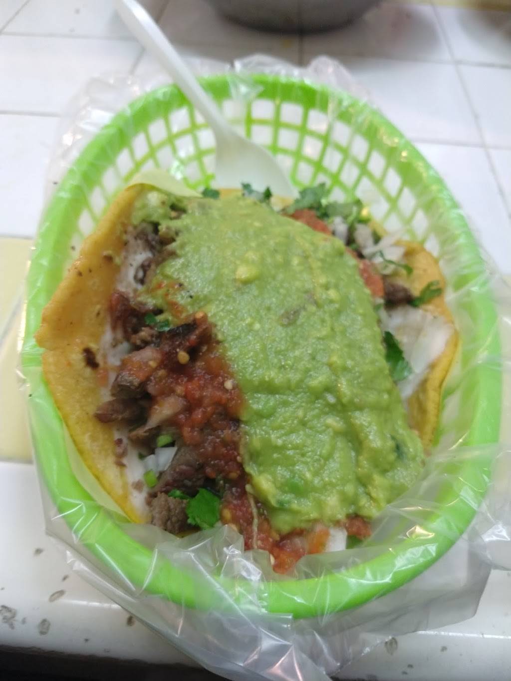 Tacos "El Ruso" | restaurant | Acueducto 4611, Soler, 22530 Tijuana, B.C., Mexico | 016644834219 OR +52 664 483 4219