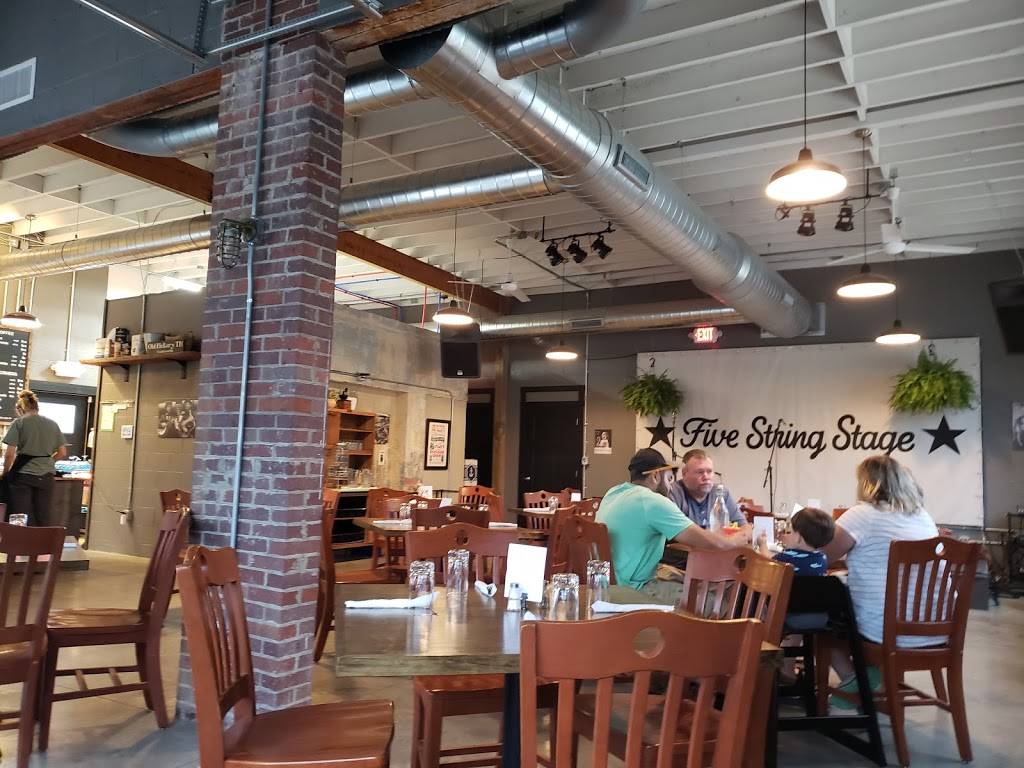 Five String Garage | restaurant | 700 Hadley Ave, Old Hickory, TN 37138, USA | 6158947188 OR +1 615-894-7188
