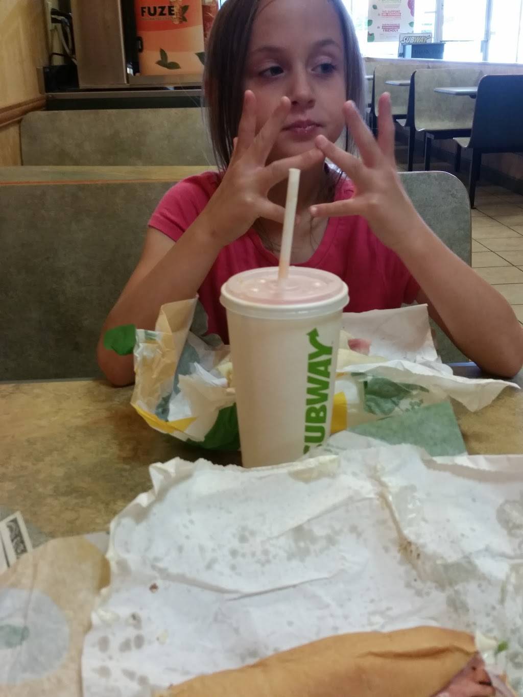 Subway | restaurant | 3801 Nameoki Rd, Granite City, IL 62040, USA | 6184523987 OR +1 618-452-3987