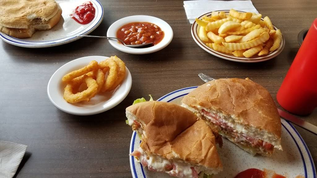 Charlies Drive-In | restaurant | 160 Morton Ave, Martinsville, IN 46151, USA | 7653424313 OR +1 765-342-4313