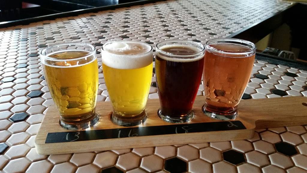 Craftys Taproom | restaurant | 3332 Grant Ave, Philadelphia, PA 19114, USA | 2159691892 OR +1 215-969-1892