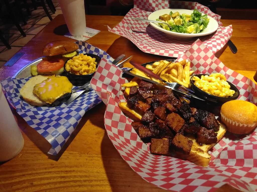 Famous Daves Bar-B-Que | restaurant | 5000 Old Hickory Blvd, Hermitage, TN 37076, USA | 6158820999 OR +1 615-882-0999