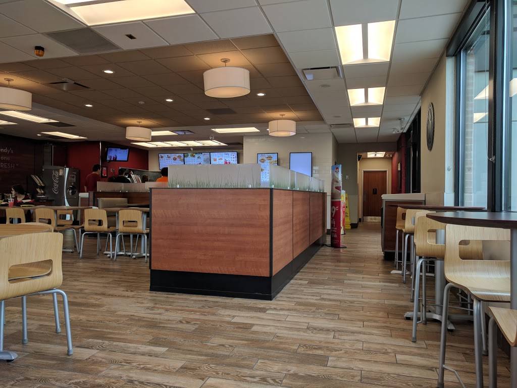 Wendys | restaurant | 2456 Bank St, Ottawa, ON K1A 0A1, Canada | 6137387980 OR +1 613-738-7980