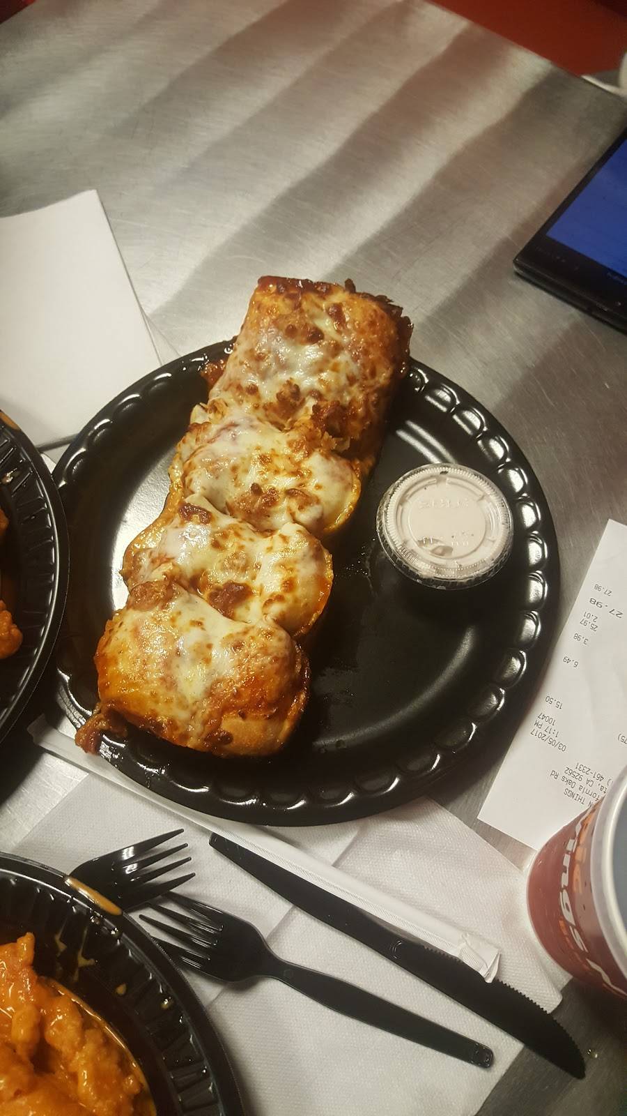Epic Wings N Things | restaurant | 40942 California Oaks Rd, Murrieta, CA 92562, USA | 9514612331 OR +1 951-461-2331