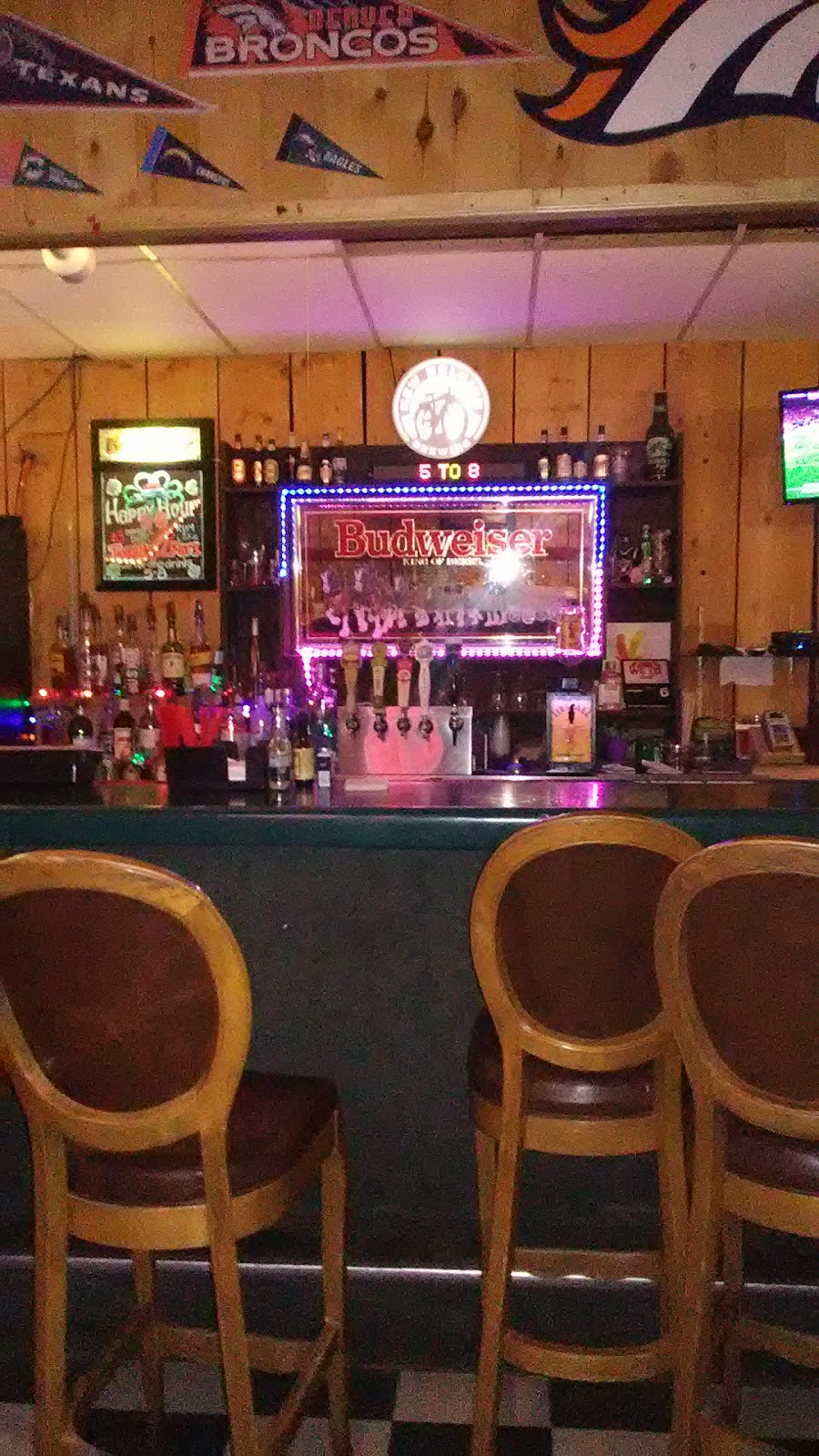 St Ives A Pub & Eatery | restaurant | 719 Main St, Alamosa, CO 81101, USA | 7195890711 OR +1 719-589-0711