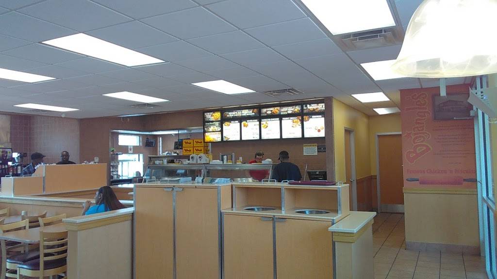 Bojangles Famous Chicken n Biscuits | restaurant | 2484 Pepperell Pkwy, Opelika, AL 36801, USA | 3347375581 OR +1 334-737-5581