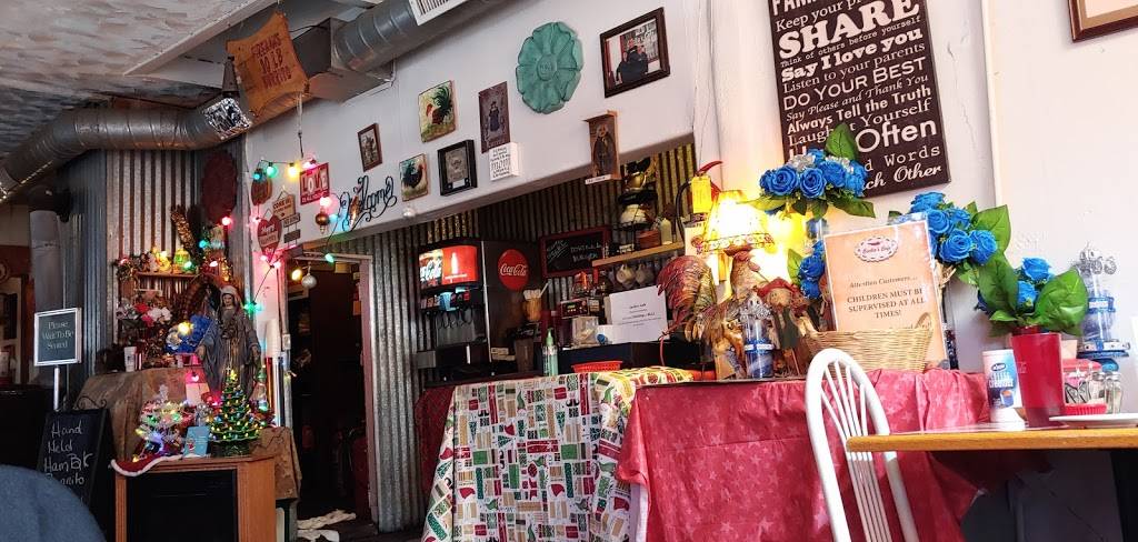 Cecilias Cafe | cafe | 230 6th St SW, Albuquerque, NM 87102, USA | 5052437070 OR +1 505-243-7070