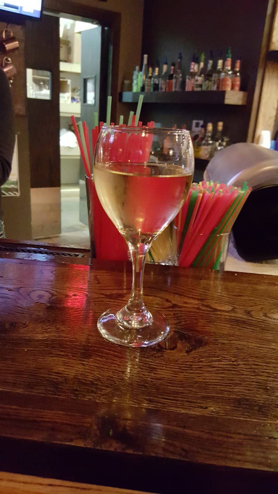 HIAWATHA Restaurant and Lounge | restaurant | 713 Grant St, Wausau, WI 54403, USA | 7158485166 OR +1 715-848-5166