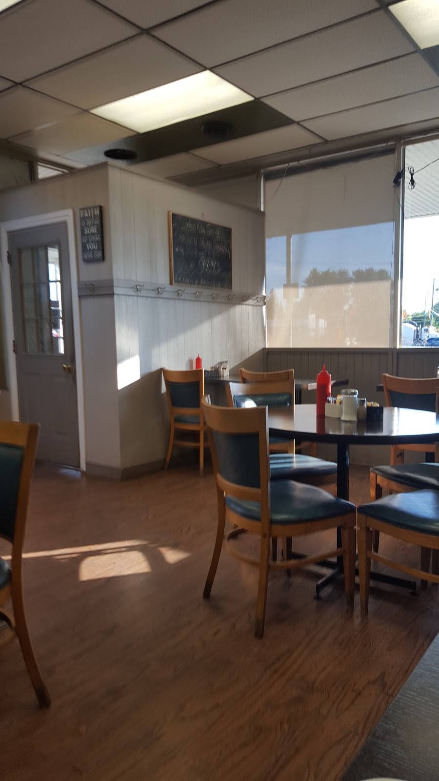 Corner Cafe Makin Bacon All Day | restaurant | 833 Chemong Rd, Peterborough, ON K9H 5Z5, Canada | 7057757005 OR +1 705-775-7005